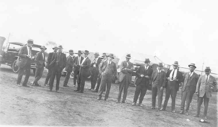 Yalgoo Races – 1920’s. From a collection of 27 photographs – all unnamed.