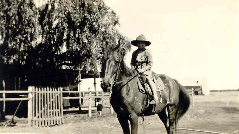 Duncan riding at Thundelarra