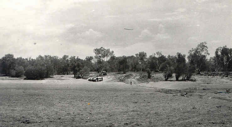 The different faces of the Fitzroy River. The Crossing in the dry bed.